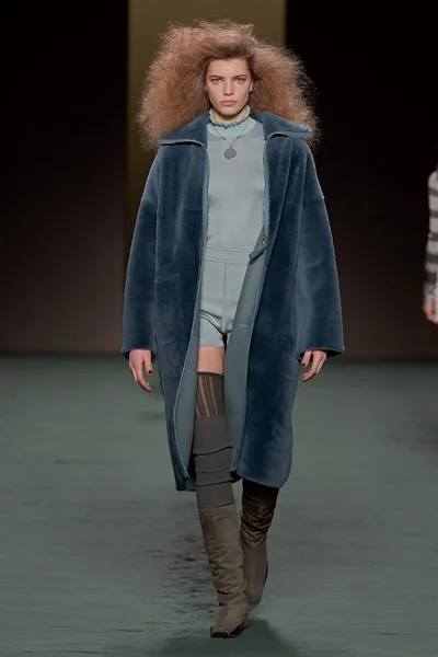 Look 30